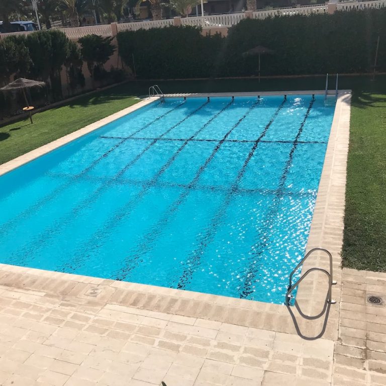 apartamentos en arenales del sol piscina